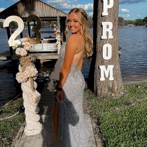 Meet your Posher, Avery